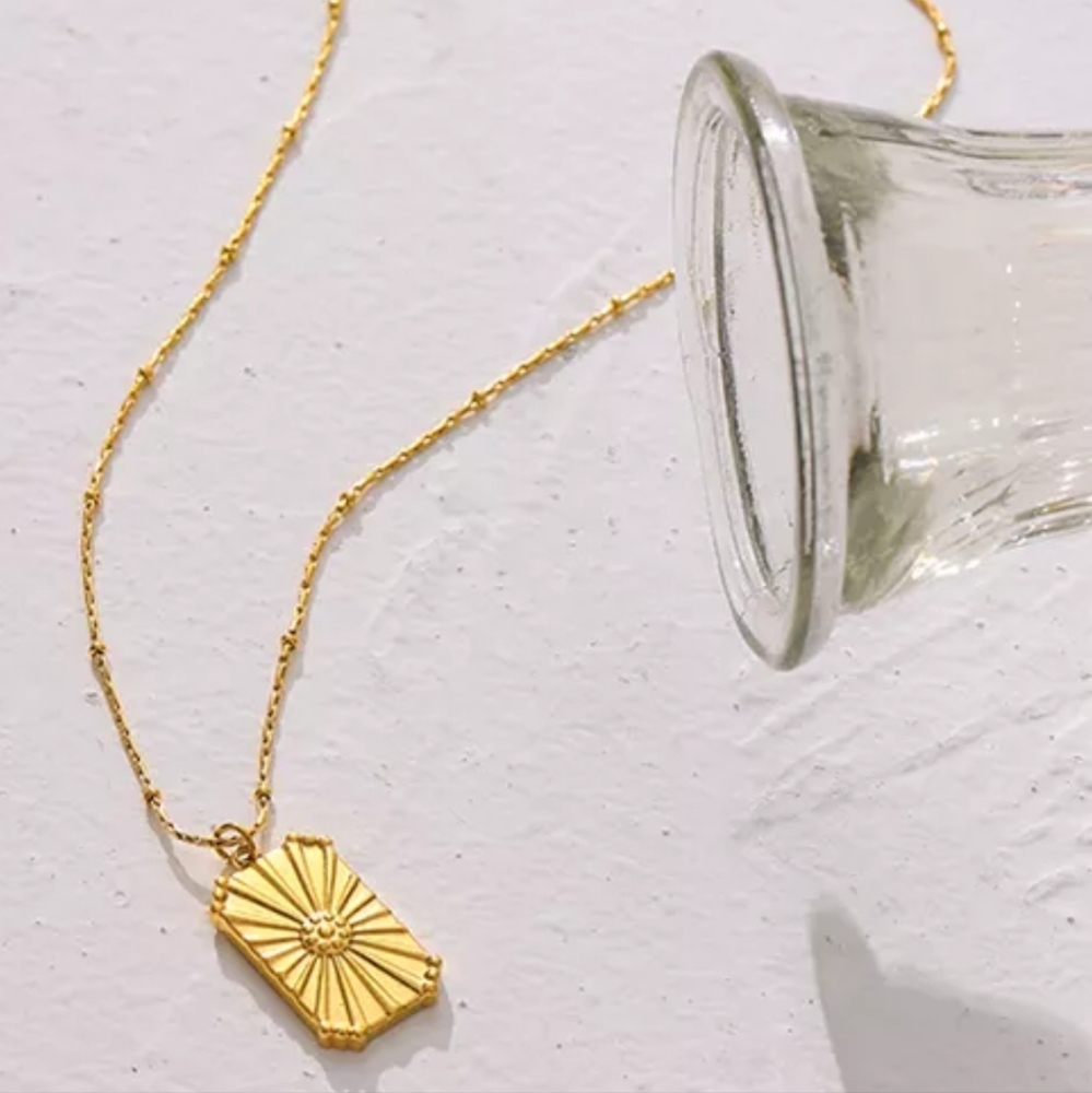 18kgold plated PVD STAINLESS St. NECKLACE Last Pic Is The Real One